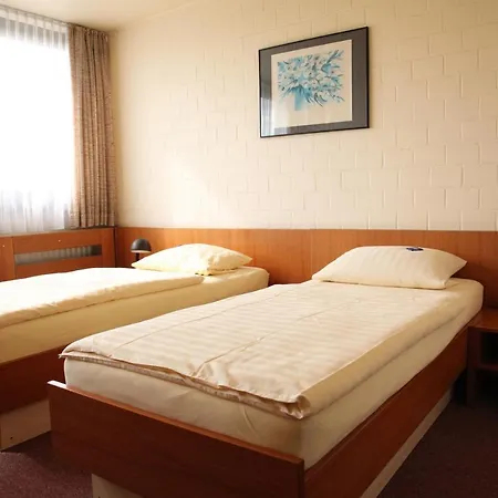 Rtb-Hotel - Sportschule Bergisch Gladbach Buitenkant foto